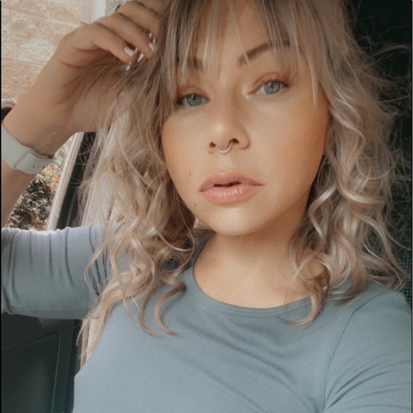 Meet your Posher, Amy - Picture 2 of 10